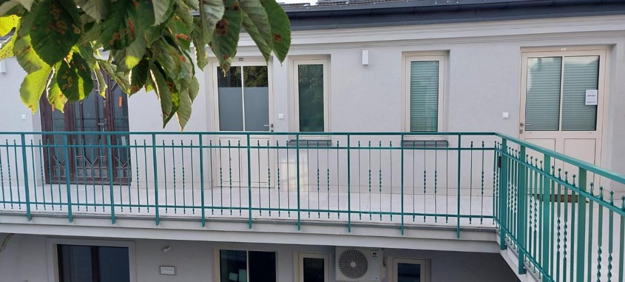 Juwel Apartments Krakow Z Widokiem Na Wawel Ap 44 Cracóvia Exterior foto